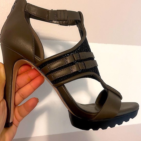 BCBG Generations Size 9 Army Green & Mesh High Heels - Picture 3 of 9